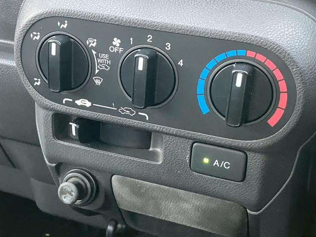 アクティトラック ＳＤＸ　４ＷＤ　ＭＴ車　ハロゲンヘッドライト　マニュアルエアコン　運転席エアバック　荷台ランプ　ＦＭ・ＰＭラジオ　純正スチールホイール（12枚目）