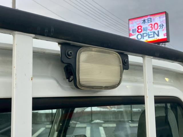 アクティトラック ＳＤＸ　４ＷＤ　ＭＴ車　ハロゲンヘッドライト　マニュアルエアコン　運転席エアバック　荷台ランプ　ＦＭ・ＰＭラジオ　純正スチールホイール（14枚目）