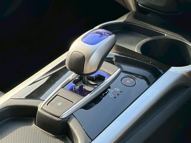 �y�V�t�g���o�[�z��ڂŕ����鑀�삵�₷�������ڂƎ�ɂȂ��ރf�U�C���ł��I