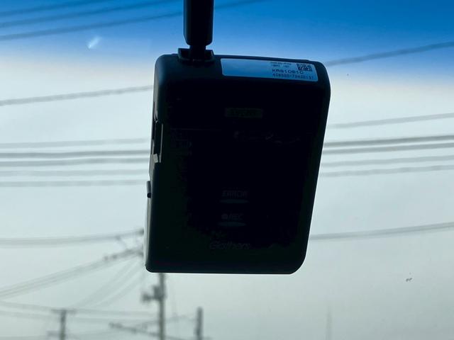 �y�h���C�u���R�[�_�[�z���ԂɎ��t���邱�Ƃŉf���Ɖ������L�^���Ă����h���C�u���R�[�_�[�́A���̂̍ۂɊm���ȏ؋��\�͂𔭊����Ă���܂��B