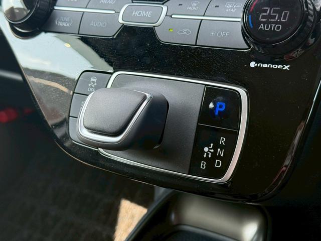 �y�V�t�g���o�[�z��ڂŕ����鑀�삵�₷�������ڂƎ�ɂȂ��ރf�U�C���ł��I