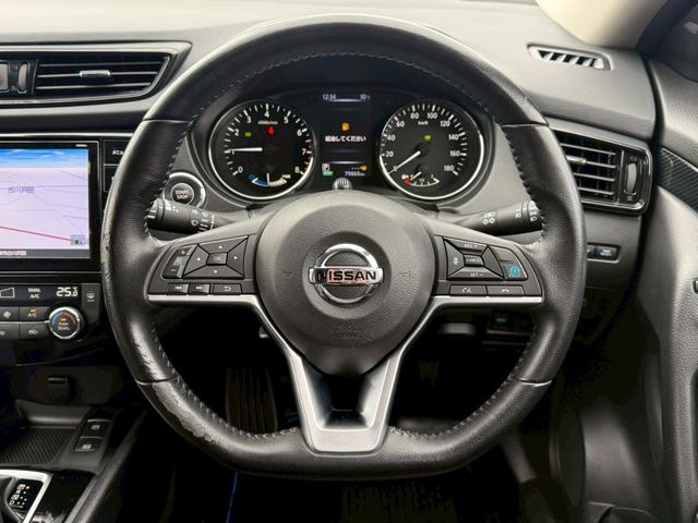 �y�`�b�b�z��葬�x�ł̏��q�͂������A�O���̎ԗ��Ƃ̋��������ɕۂ��Ȃ��玩���ŉ��������s���܂��B�������H���s���ɂ͑�ϊ������@�\�ł��B