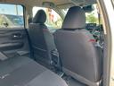 【リアシート】広々としているので後部座席の方も快適にドライブができます♪