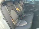 【リアシート】広々としているので後部座席の方も快適にドライブができます♪