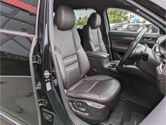 【シートヒーター】シートヒーターはエアコンよりも温まるのが早いので冬場の運転には必須ですね♪ 4