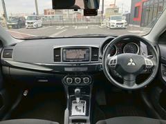 【整備工場完備】ご安心してお乗り頂くため環境を整えております。お車の定期メンテナンスの他、車検やタイヤ交換などもお任せください！ 2