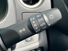【オートエアコン】オートエアコンは温度を設定すれば自動で快適な状態をキープしてくれるので運転中の温度操作が減り安全面でも安心ですね。 7