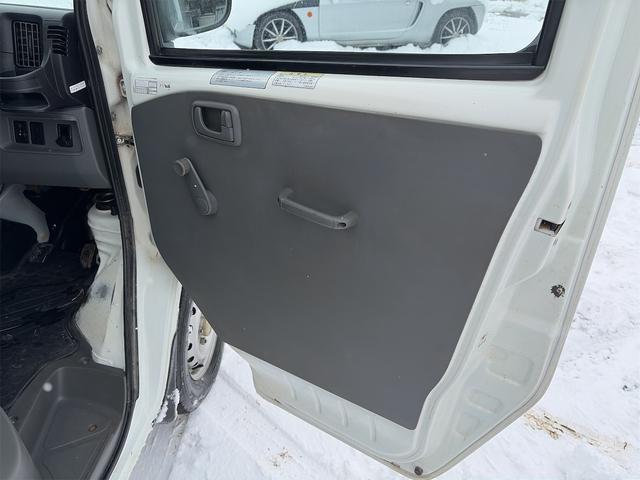 クリッパートラック ＳＤ　オートマチック４ＷＤエアコンパワステタイミングベルト交換済みパートタイム四駆（10枚目）