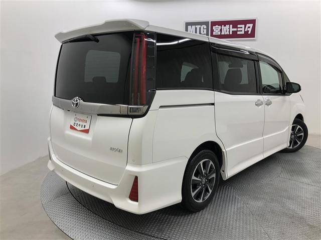 ノア Ｓｉ　ダブルバイビーＩＩ　フルセグ　メモリーナビ　ＤＶＤ再生　ミュージックプレイヤー接続可　バックカメラ　衝突被害軽減システム　ＥＴＣ　両側電動スライド　ＬＥＤヘッドランプ　ウオークスルー　乗車定員８人　３列シート　フルエアロ（6枚目）