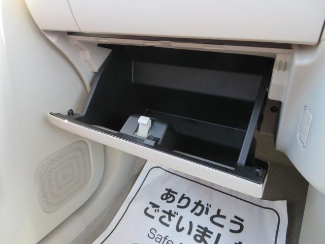 Sセレクション 衝突軽減システム アイドリングストップ シートヒーター プッシュスタート スマートキー CD再生 横滑り防止システム ベンチシート CDデッキ(34枚目)