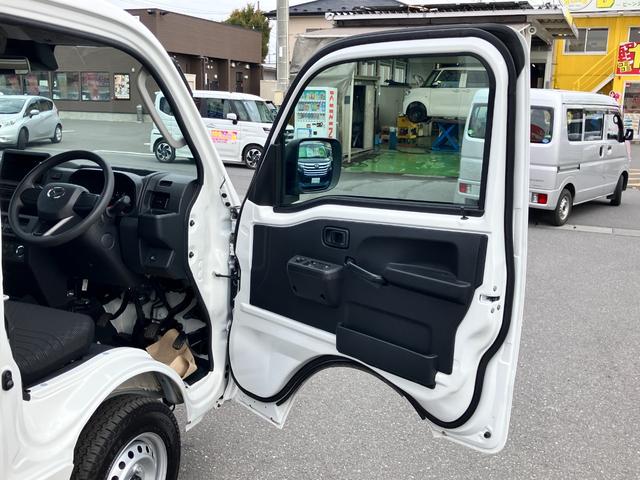 ハイゼットトラック エクストラ 4WD マニュアル 衝突回避支援 プッシュスタート式 ハロゲンヘッドライト LEDフォグランプ テールゲートチェーン(22枚目)