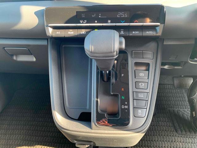 シフトレバー。ぜひ一度お客様の目で確認してください。