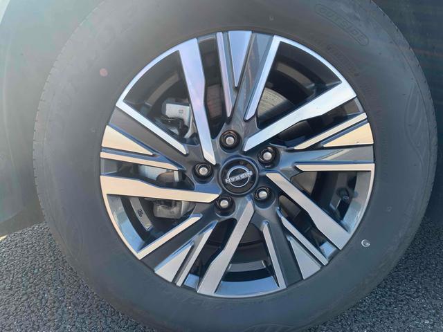 セレナ ハイウェイスターV ドライブレコーダー ETC バックカメラ ナビ クリアランスソナー 衝突被害軽減システム 両側電動スライドドア LEDヘッドランプ スマートキー アイドリングストップ 電動格納ミラー 3列シート(9枚目)