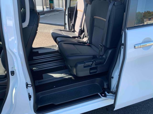 セレナ ハイウェイスターV ドライブレコーダー ETC バックカメラ ナビ クリアランスソナー 衝突被害軽減システム 両側電動スライドドア LEDヘッドランプ スマートキー アイドリングストップ 電動格納ミラー 3列シート(15枚目)