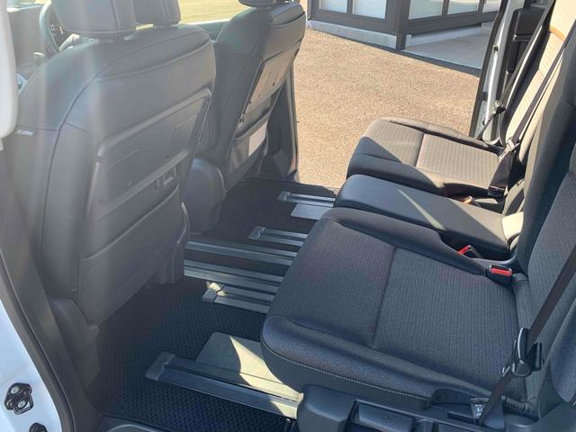 セレナ ハイウェイスターV ドライブレコーダー ETC バックカメラ ナビ クリアランスソナー 衝突被害軽減システム 両側電動スライドドア LEDヘッドランプ スマートキー アイドリングストップ 電動格納ミラー 3列シート(16枚目)