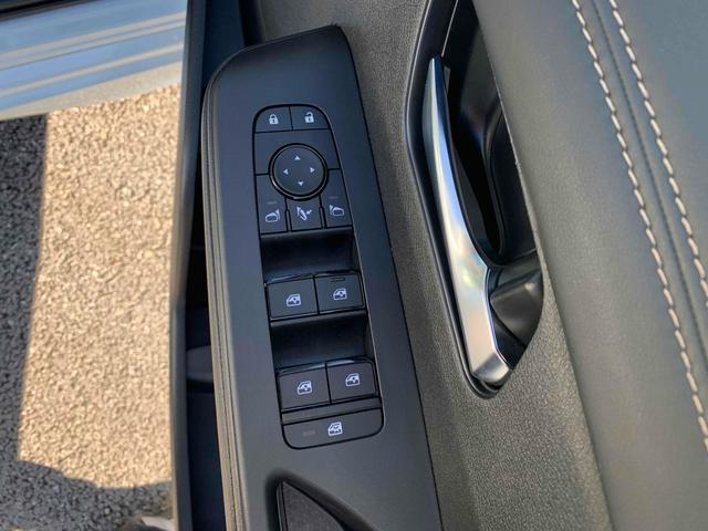 セレナ ハイウェイスターV ドライブレコーダー ETC バックカメラ ナビ クリアランスソナー 衝突被害軽減システム 両側電動スライドドア LEDヘッドランプ スマートキー アイドリングストップ 電動格納ミラー 3列シート(26枚目)