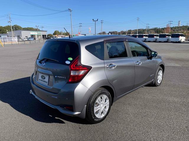 ノート e-パワー X ドライブレコーダー ETC 全周囲カメラ ナビ TV クリアランスソナー レーンアシスト 衝突被害軽減システム オートライト スマートキー 電動格納ミラー CVT 盗難防止システム 衝突安全ボディ(6枚目)