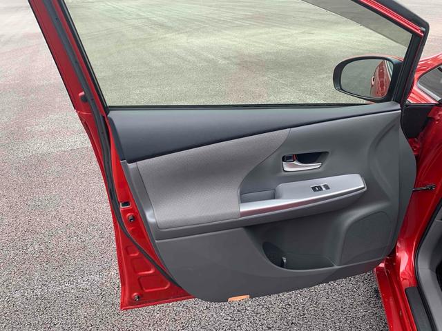 プリウスアルファ Ｓツーリングセレクション　ＥＴＣ　バックカメラ　ナビ　ＴＶ　アルミホイール　ヘッドライトウォッシャー　スマートキー　電動格納ミラー　ＣＶＴ　盗難防止システム　衝突安全ボディ　ＡＢＳ　ＵＳＢ　Ｂｌｕｅｔｏｏｔｈ　エアコン（27枚目）