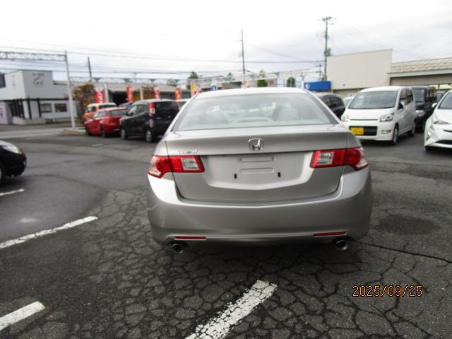 アコード ２４ＴＬ　ナビ　ワンセグ　Ｂカメラ　ＥＴＣ　ＡＷ　ＰＳ　ＰＷ　ＡＢＳ（8枚目）