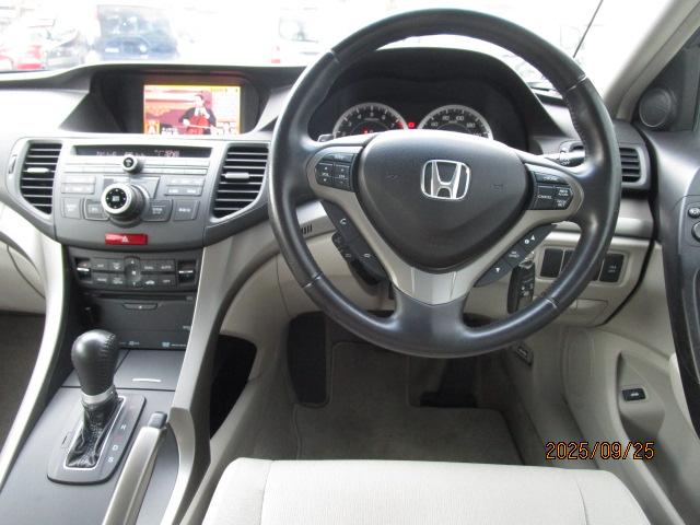 アコード ２４ＴＬ　ナビ　ワンセグ　Ｂカメラ　ＥＴＣ　ＡＷ　ＰＳ　ＰＷ　ＡＢＳ（10枚目）
