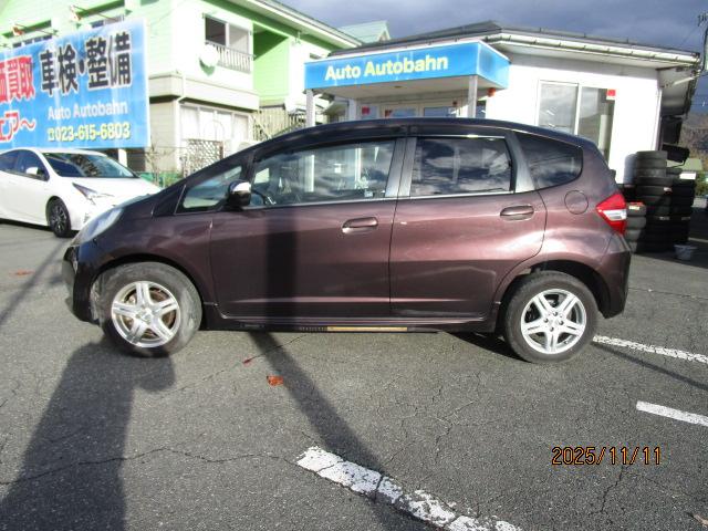 フィット Ｘ　４ＷＤ　ナビ　ワンセグ　Ｂカメラ　ＥＴＣ　ＰＳ　ＰＷ　ＡＢＳ（4枚目）