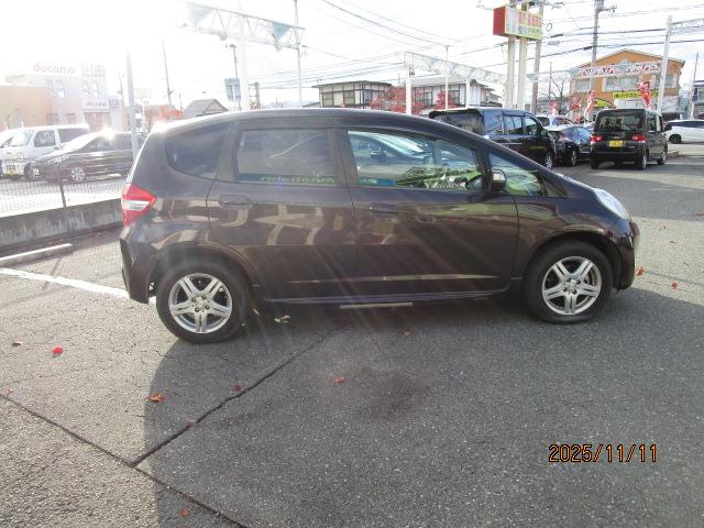 フィット Ｘ　４ＷＤ　ナビ　ワンセグ　Ｂカメラ　ＥＴＣ　ＰＳ　ＰＷ　ＡＢＳ（5枚目）