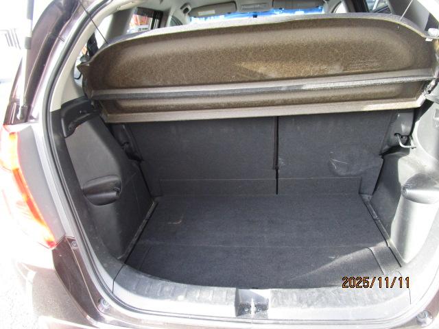 フィット Ｘ　４ＷＤ　ナビ　ワンセグ　Ｂカメラ　ＥＴＣ　ＰＳ　ＰＷ　ＡＢＳ（9枚目）