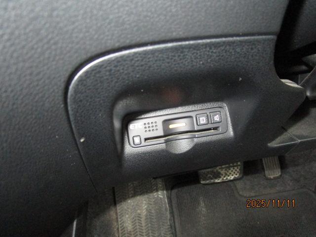 フィット Ｘ　４ＷＤ　ナビ　ワンセグ　Ｂカメラ　ＥＴＣ　ＰＳ　ＰＷ　ＡＢＳ（15枚目）