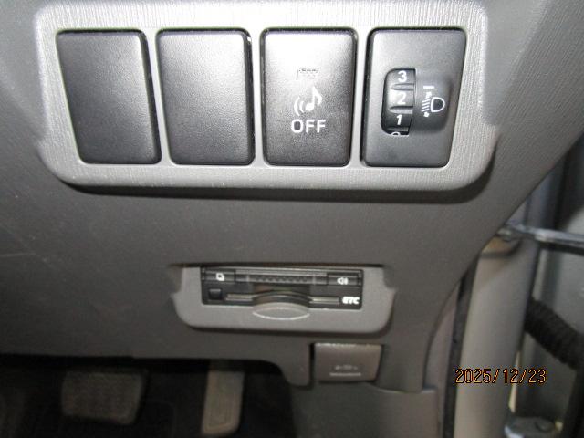 プリウスアルファ Ｓ　ナビ　ワンセグ　Ｂカメラ　ＥＴＣ　ＡＷ　ＰＳ　ＰＷ　ＡＢＳ（16枚目）