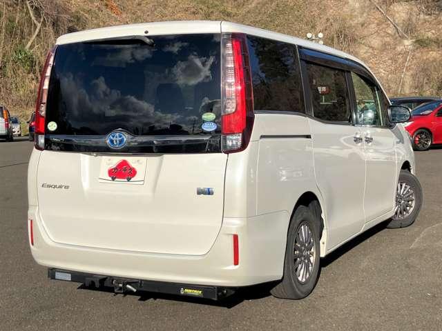 エスクァイア ハイブリッドＧｉ　ブラックテーラード　ワンオーナー／禁煙車／セーフティセンスＣ／アルパインフリップダウンモニター／両側電動スライドドア／アルパインナビ／フルセグＴＶ／ＤＶＤ／Ｂｌｕｅｔｏｏｔｈ／バックカメラ／ＬＥＤヘッドライト／ＥＴＣ／（5枚目）