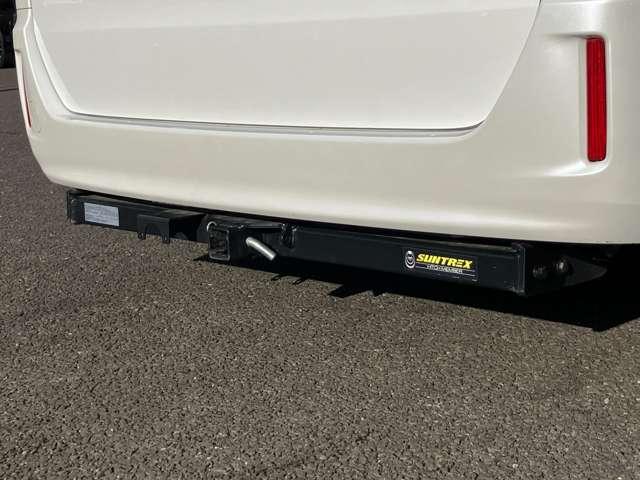 エスクァイア ハイブリッドＧｉ　ブラックテーラード　ワンオーナー／禁煙車／セーフティセンスＣ／アルパインフリップダウンモニター／両側電動スライドドア／アルパインナビ／フルセグＴＶ／ＤＶＤ／Ｂｌｕｅｔｏｏｔｈ／バックカメラ／ＬＥＤヘッドライト／ＥＴＣ／（10枚目）