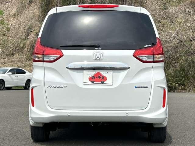 フリード＋ハイブリッド ハイブリッドＧ・ホンダセンシング　４ＷＤ　４ＷＤ／ホンダセンシング／アダブティブクルーズコントロール／ギャザーズナビ／フルセグＴＶ／ＤＶＤ／Ｂｌｕｅｔｏｏｔｈ対応／バックカメラ／ＬＥＤヘッドライト／オートライト／シートヒーター／純正ＥＴＣ／（7枚目）