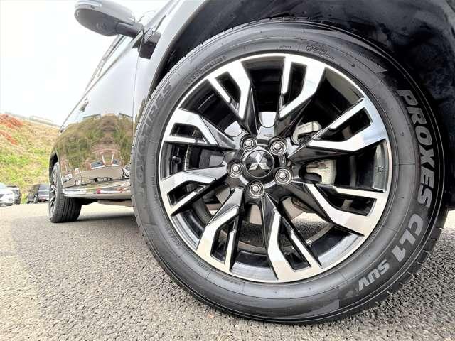 アウトランダーＰＨＥＶ Ｇナビパッケージ　４ＷＤ　４ＷＤ／禁煙車／２７年後期型／Ｅアシスト／マルチアラウンドモニター／純正ナビ／フルセグＴＶ／ＤＶＤ／Ｂｌｕｅｔｏｏｔｈ対応／ＬＥＤヘッドライト／オートライト／純正アルミ／シートヒーター／パワーシート／（11枚目）