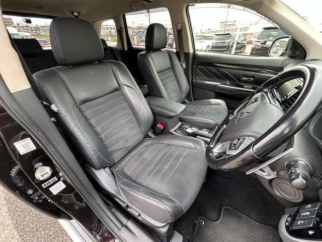 アウトランダーＰＨＥＶ Ｇナビパッケージ　４ＷＤ　４ＷＤ／禁煙車／２７年後期型／Ｅアシスト／マルチアラウンドモニター／純正ナビ／フルセグＴＶ／ＤＶＤ／Ｂｌｕｅｔｏｏｔｈ対応／ＬＥＤヘッドライト／オートライト／純正アルミ／シートヒーター／パワーシート／（16枚目）