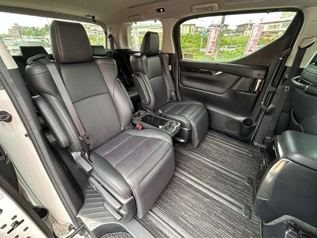アルファードハイブリッド ＳＲ　４ＷＤ　４ＷＤ／禁煙車／セーフティセンス／アダブティブクルーズコントロール／純正ナビ／フルセグＴＶ／ＤＶＤ／Ｂｌｕｅｔｏｏｔｈ対応／バックカメラ／フリップダウンモニター／スマートキー／ＥＴＣ２．０／（21枚目）