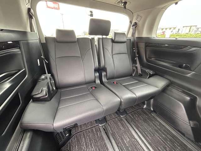 アルファードハイブリッド ＳＲ　４ＷＤ　４ＷＤ／禁煙車／セーフティセンス／アダブティブクルーズコントロール／純正ナビ／フルセグＴＶ／ＤＶＤ／Ｂｌｕｅｔｏｏｔｈ対応／バックカメラ／フリップダウンモニター／スマートキー／ＥＴＣ２．０／（25枚目）