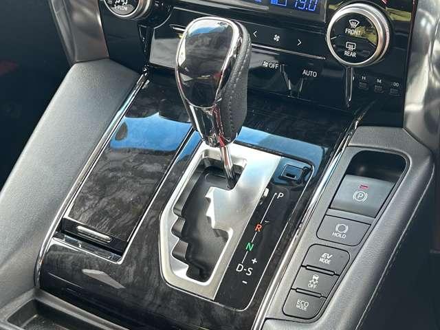 アルファードハイブリッド ＳＲ　４ＷＤ　４ＷＤ／禁煙車／セーフティセンス／アダブティブクルーズコントロール／純正ナビ／フルセグＴＶ／ＤＶＤ／Ｂｌｕｅｔｏｏｔｈ対応／バックカメラ／フリップダウンモニター／スマートキー／ＥＴＣ２．０／（49枚目）