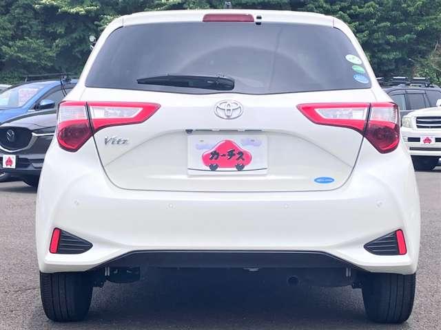 ヴィッツ Ｆ　セーフティーエディションＩＩ　禁煙車／衝突被害軽減ブレーキ／レーンキープ／ドライブレコーダー／スマートキー／ＥＴＣ／アイドリングストップ／横滑り防止装置／ワンセグナビ／Ｂｌｕｅｔｏｏｔｈ／バックカメラ／パワーウィンドウ／パワステ／（7枚目）