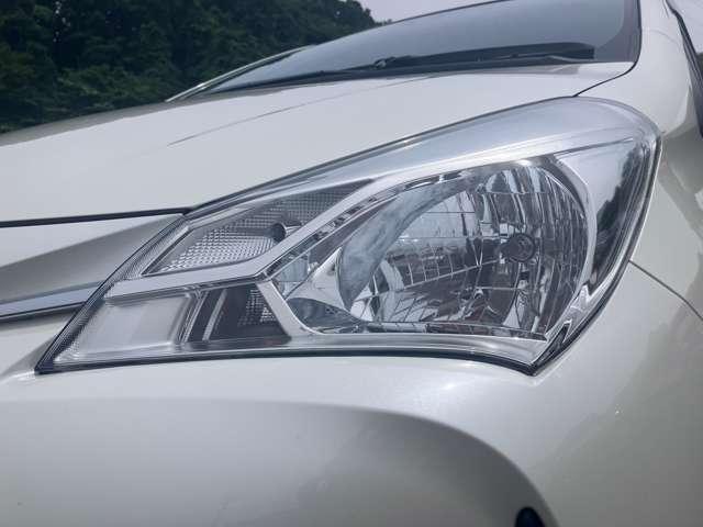 ヴィッツ Ｆ　セーフティーエディションＩＩ　禁煙車／衝突被害軽減ブレーキ／レーンキープ／ドライブレコーダー／スマートキー／ＥＴＣ／アイドリングストップ／横滑り防止装置／ワンセグナビ／Ｂｌｕｅｔｏｏｔｈ／バックカメラ／パワーウィンドウ／パワステ／（13枚目）