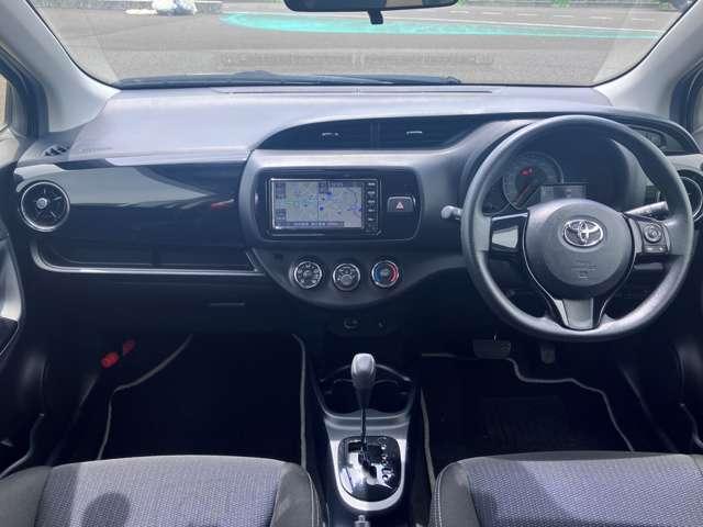 ヴィッツ Ｆ　セーフティーエディションＩＩ　禁煙車／衝突被害軽減ブレーキ／レーンキープ／ドライブレコーダー／スマートキー／ＥＴＣ／アイドリングストップ／横滑り防止装置／ワンセグナビ／Ｂｌｕｅｔｏｏｔｈ／バックカメラ／パワーウィンドウ／パワステ／（20枚目）