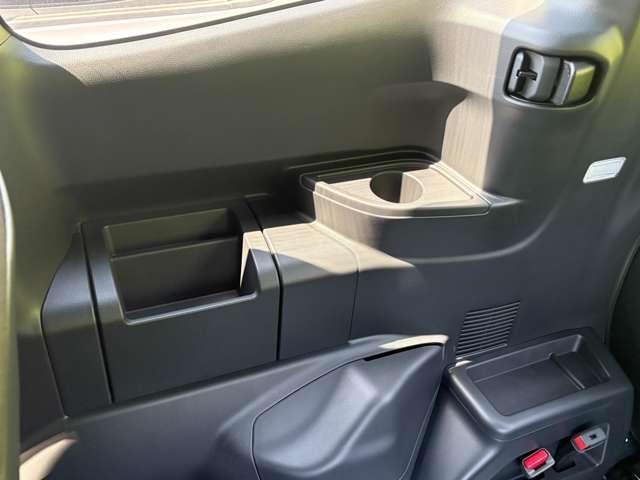 ノア ２．０Ｓ－ＧウェルＣ車いす仕様車ＩＩ３ｒｄシート無　ワンオーナー／禁煙車／衝突被害軽減ブレーキ／アダブティブクルーズコントロール／両側スライド片側電動ドア／ナビ／Ｂｌｕｅｔｏｏｔｈ対応／バックカメラ／ＬＥＤヘッドライト／スマートキー／電動スロープ／（22枚目）