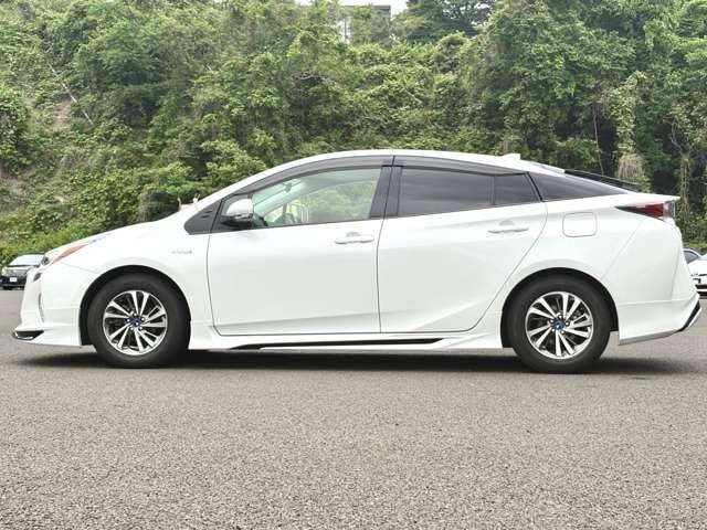 プリウス Ｓ　禁煙車／モデリスタエアロ／衝突被害軽減ブレーキ／アダブティブクルーズコントロール／純正ナビ／フルセグＴＶ／Ｂｌｕｅｔｏｏｔｈ／バックカメラ／ＬＥＤヘッドライト／スマートキー／ＥＴＣ／オートエアコン／（9枚目）