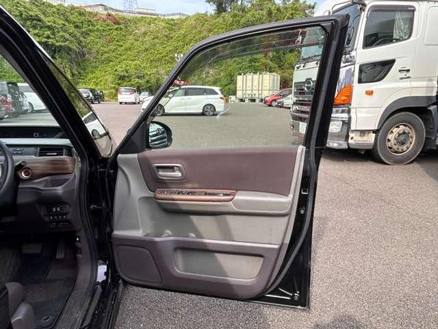 フリード Ｇ・ホンダセンシング　禁煙車／ホンダセンシング／アダブティブクルーズコントロール／ギャザーズナビ／フルセグＴＶ／ＤＶＤ／Ｂｌｕｅｔｏｏｔｈ／バックカメラ／ＬＥＤヘッドライト／オートライト／両側パワースライドドア／ＥＴＣ／（42枚目）