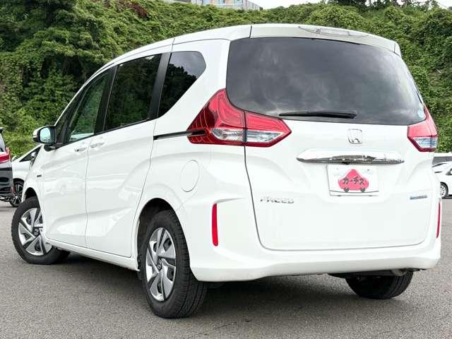 フリードハイブリッド ハイブリッド・Ｇホンダセンシング　禁煙車／ホンダセンシング／両側電動スライドドア／アダブティブクルーズコントロール／ギャザーズナビ／フルセグＴＶ／ＤＶＤ／Ｂｌｕｅｔｏｏｔｈ対応／バックカメラ／ＬＥＤヘッドライト／スマートキー／ＥＴＣ／（6枚目）