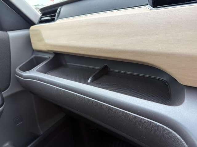 フリードハイブリッド ハイブリッド・Ｇホンダセンシング　禁煙車／ホンダセンシング／両側電動スライドドア／アダブティブクルーズコントロール／ギャザーズナビ／フルセグＴＶ／ＤＶＤ／Ｂｌｕｅｔｏｏｔｈ対応／バックカメラ／ＬＥＤヘッドライト／スマートキー／ＥＴＣ／（51枚目）