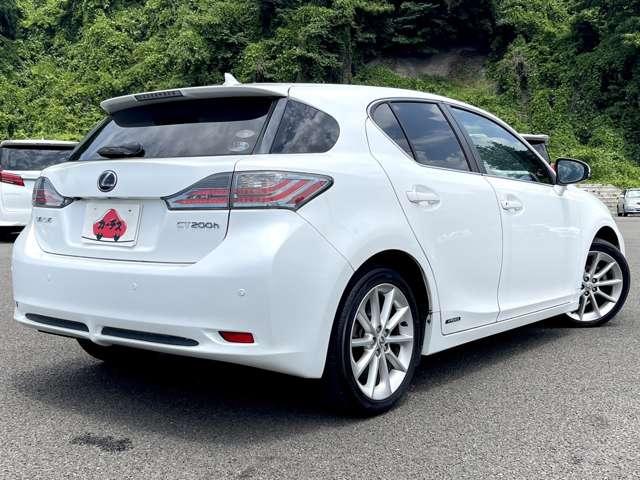 ＣＴ ＣＴ２００ｈ　バージョンＣ　禁煙車／サンルーフ／クルーズコントロール／シートヒーター／純正ナビ／フルセグＴＶ／ＤＶＤ／バックカメラ／ＬＥＤヘッドライト／オートライト／純正アルミ／ビルトインＥＴＣ／スマートキー／障害物センサー／（5枚目）
