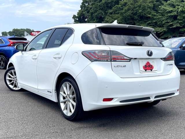 ＣＴ ＣＴ２００ｈ　バージョンＣ　禁煙車／サンルーフ／クルーズコントロール／シートヒーター／純正ナビ／フルセグＴＶ／ＤＶＤ／バックカメラ／ＬＥＤヘッドライト／オートライト／純正アルミ／ビルトインＥＴＣ／スマートキー／障害物センサー／（6枚目）