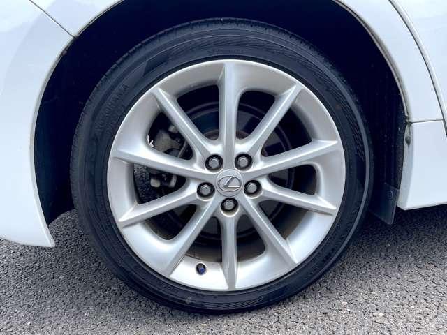 ＣＴ ＣＴ２００ｈ　バージョンＣ　禁煙車／サンルーフ／クルーズコントロール／シートヒーター／純正ナビ／フルセグＴＶ／ＤＶＤ／バックカメラ／ＬＥＤヘッドライト／オートライト／純正アルミ／ビルトインＥＴＣ／スマートキー／障害物センサー／（11枚目）
