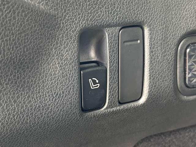 レヴォーグ １．６ＧＴアイサイト　Ｓスタイル　４ＷＤ　４ＷＤ／ワンオーナー／禁煙車／アイサイト３／アドバンスドセイフティパッケージ／アダブティブクルーズコントロール／純正ストラーダナビ／フルセグＴＶ／ＤＶＤ／Ｂｌｕｅｔｏｏｔｈ／バックカメラ／パワステ／（25枚目）