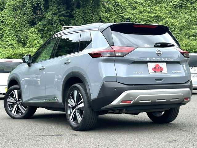 エクストレイル Ｇ　ｅ－４ＯＲＣＥ　４ＷＤ　４ＷＤ／禁煙車／２トーンルーフ／３６０度セーフティアシスト／プロパイロット／タンナッパ革シート／純正ナビ／フルセグＴＶ／Ｂｌｕｅｔｏｏｔｈ対応／インテリジェントアラウンドビューモニター＆ルームミラー／（5枚目）
